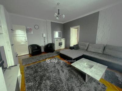 Eladó lakás Szabadszállás