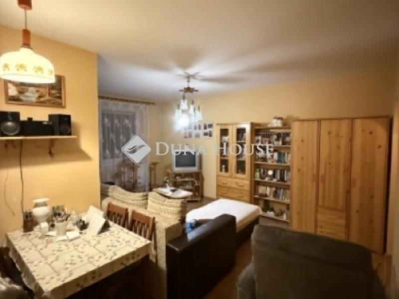 Eladó lakás Veszprém