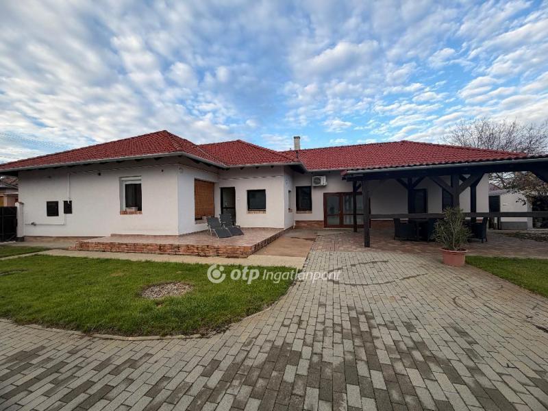 Eladó családi ház Gyula