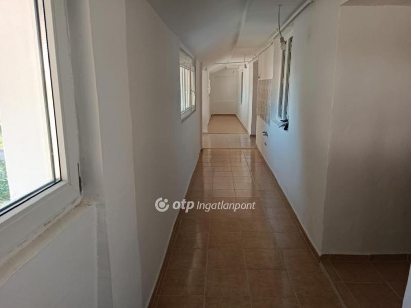 Eladó családi ház Pánd