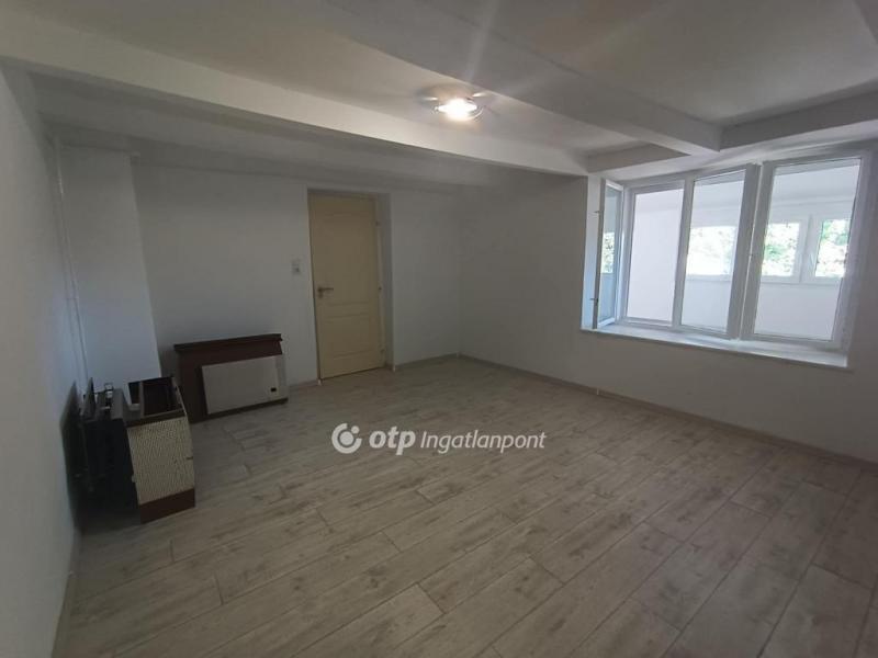 Eladó családi ház Pánd