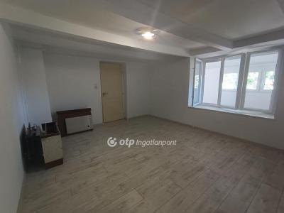 Eladó családi ház Pánd