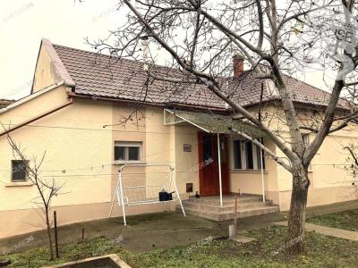 Eladó családi ház Lajosmizse
