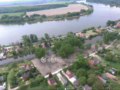 Eladó lakóövezeti telek Dömsöd