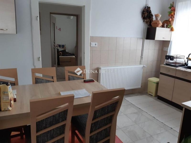 Eladó családi ház Tata