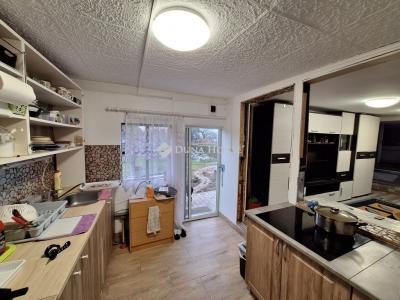 Eladó családi ház Tatabánya