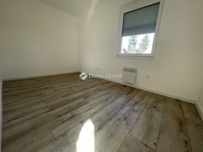 Eladó lakás Tata
