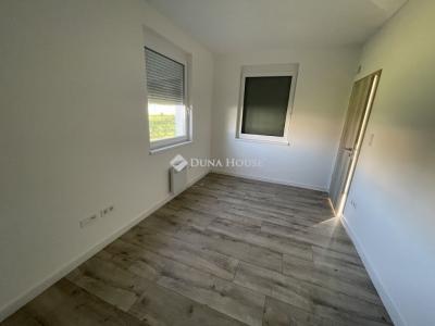 Eladó lakás Tata