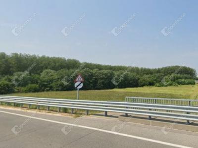 Eladó külterületi telek Péteri