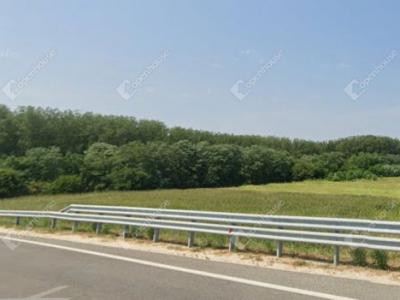 Eladó külterületi telek Péteri