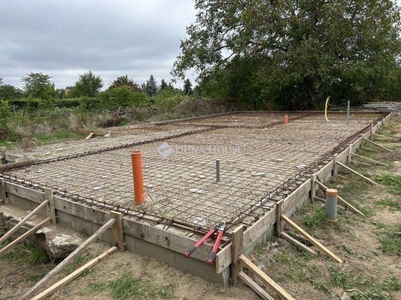 Eladó családi ház Ócsa