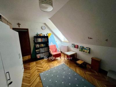 Eladó lakás Pécs