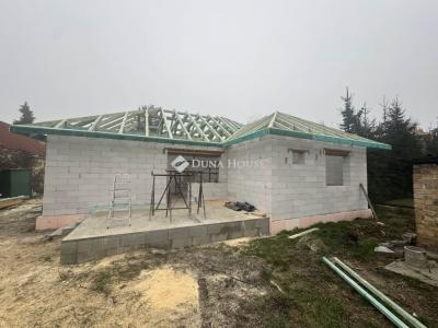 Eladó lakás Bicske