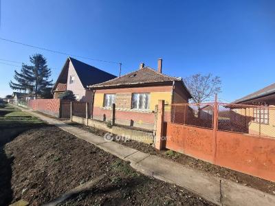 Eladó családi ház Biharkeresztes