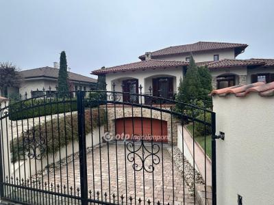 Eladó családi ház Siófok