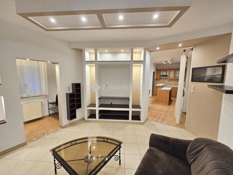 Eladó családi ház Üllő