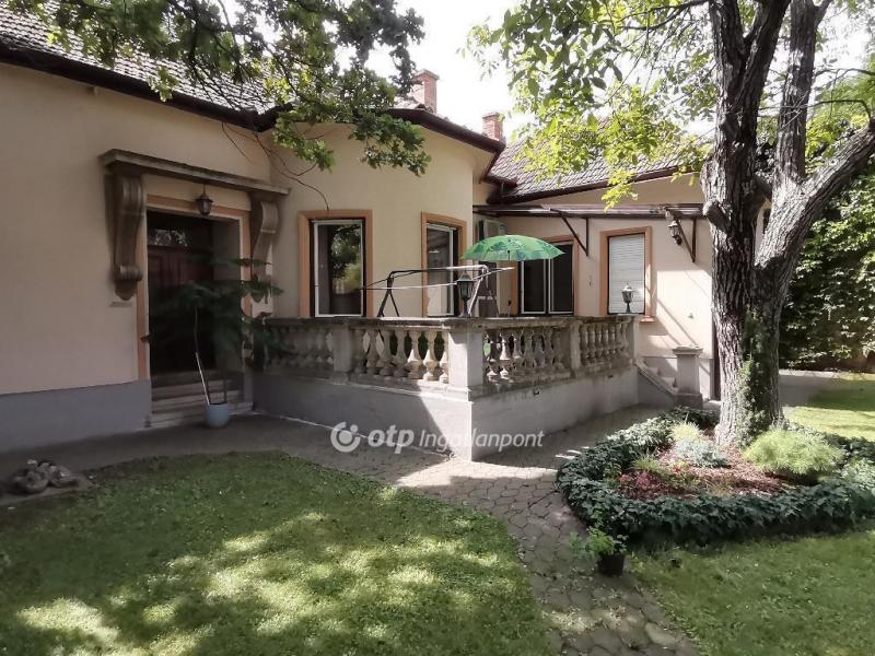 Eladó családi ház Békéscsaba
