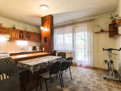 Eladó lakás Kunszentmárton