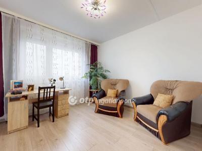 Eladó lakás Tiszaújváros