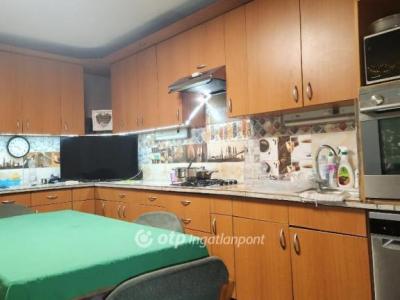 Eladó családi ház Budapest