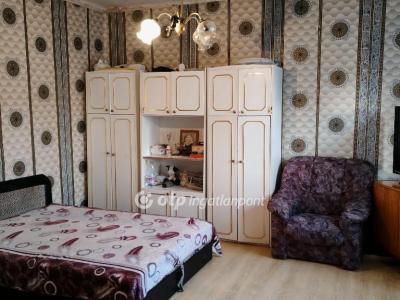 Eladó családi ház Jászfényszaru