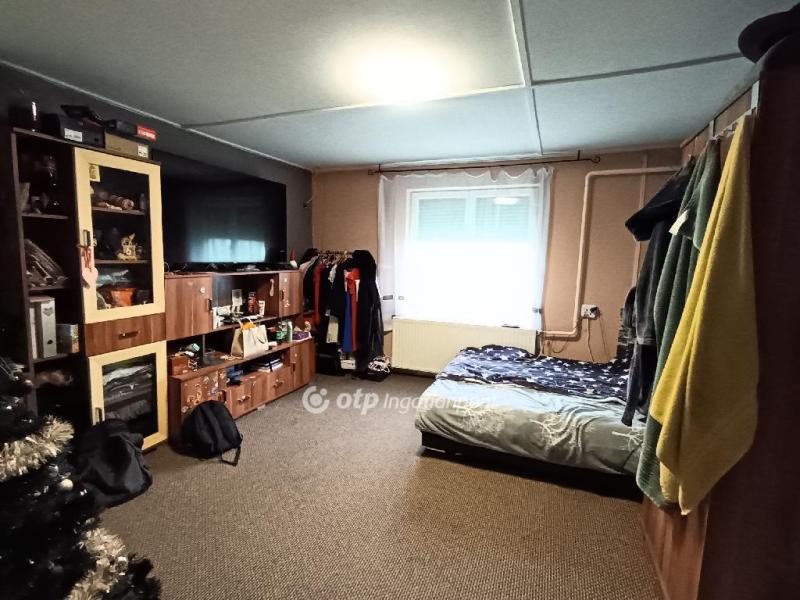 Eladó házrész Szentes