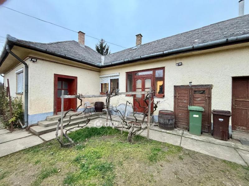 Eladó családi ház Nyírbátor