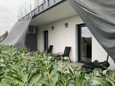 Eladó lakás Újhartyán