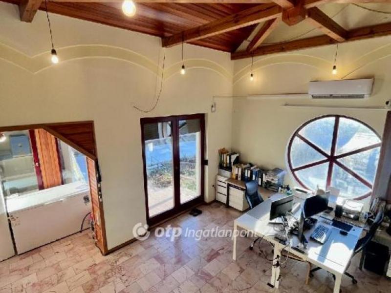 Eladó családi ház Iváncsa