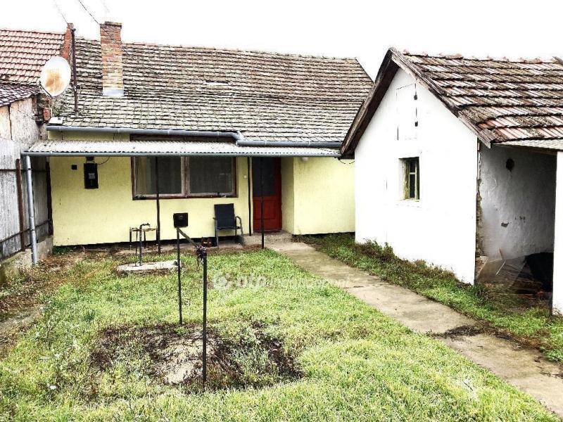 Eladó családi ház Csongrád