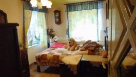 Eladó családi ház Úri