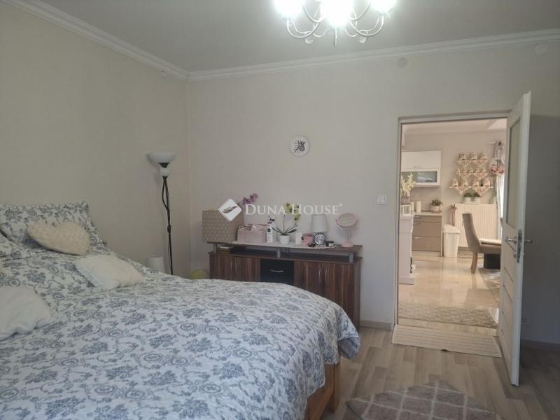 Eladó családi ház Bag