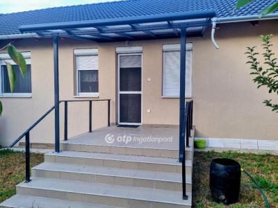 Eladó ikerház Tököl