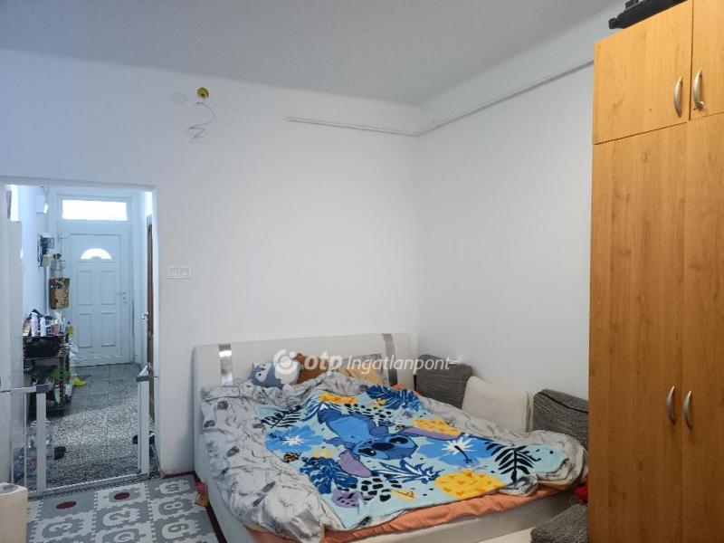 Eladó lakás Pécel