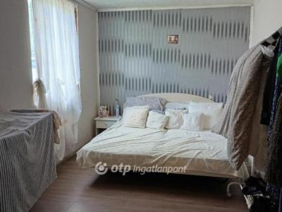 Eladó családi ház Érd