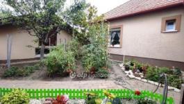 Eladó családi ház Érd