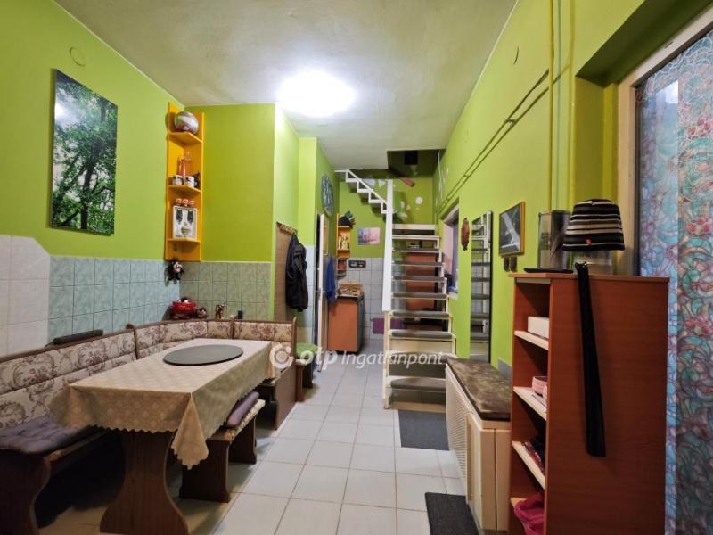 Eladó családi ház Budapest