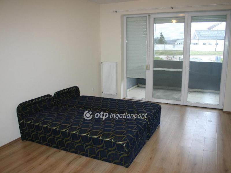 Eladó lakás Vámosszabadi