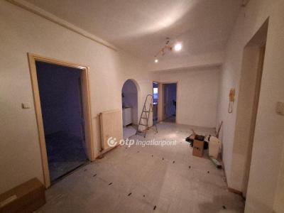 Eladó lakás Eger