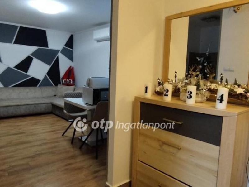 Eladó lakás Szekszárd