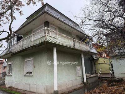 Eladó családi ház Budapest