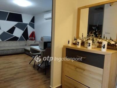 Eladó lakás Szekszárd