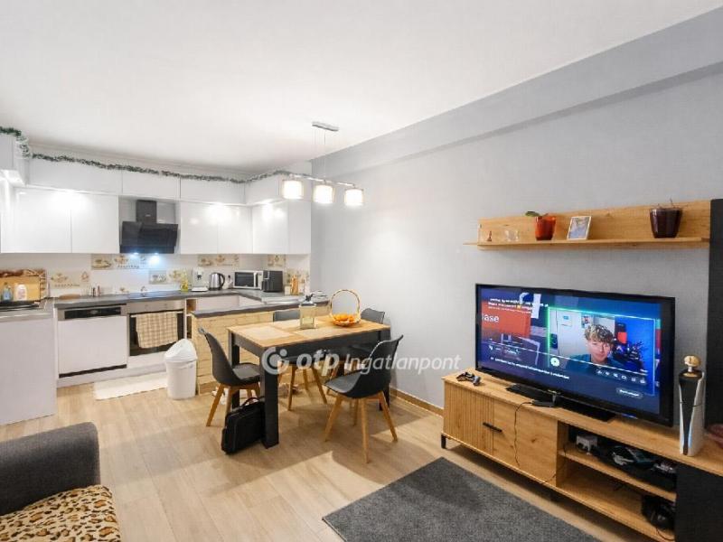 Eladó lakás Dunaújváros