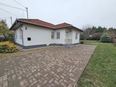 Eladó családi ház Üllő