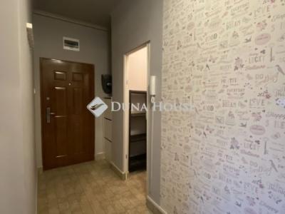 Eladó lakás Komló