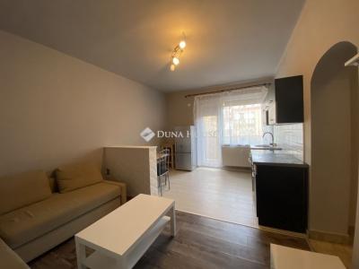 Eladó lakás Komló