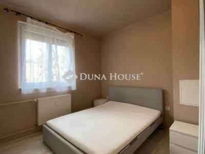 Eladó lakás Komló