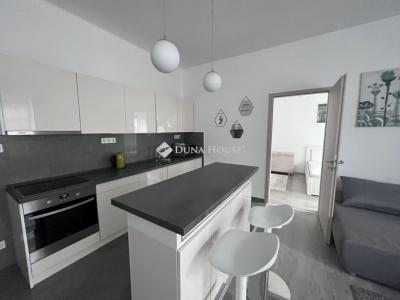 Eladó lakás Pécs