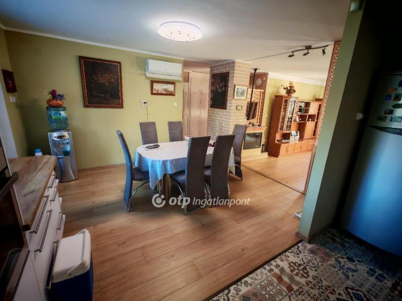 Eladó lakás Dombóvár