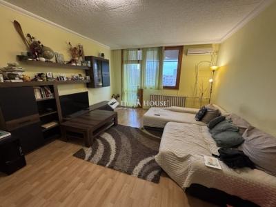 Eladó lakás Kecskemét